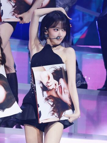 Sakura Miyawaki 宮脇 咲良