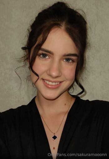 sakuramooonn