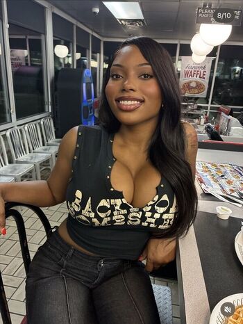 Samantha Marie