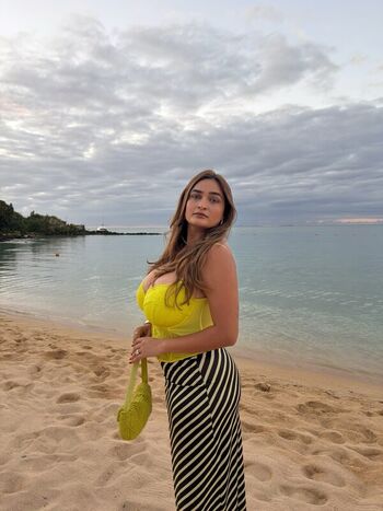 Sonali_malhotraa