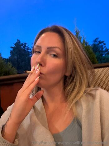 sonyaswiftxo_myfreeone