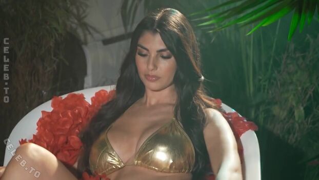 Yeliz Koc