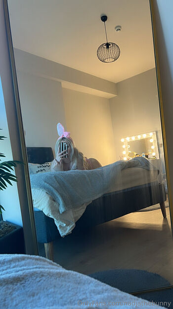 yourfavoritenextdoorgirl